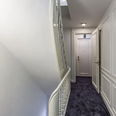 No. 377 House Отель