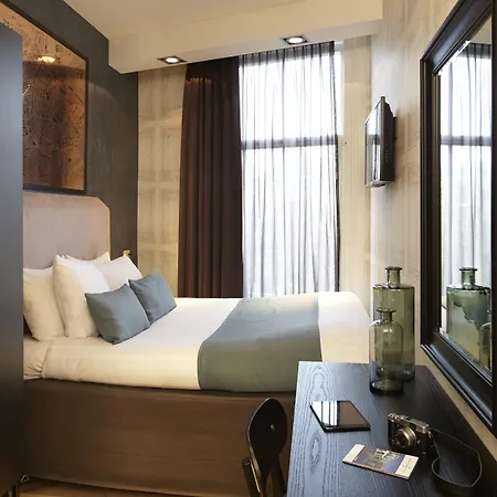 מלון No. 377 House