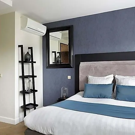 Hotel No. 377 House