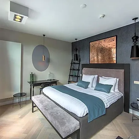 Hotel No. 377 House 3*