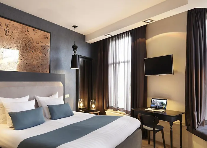 No. 377 House 3* Amsterdam