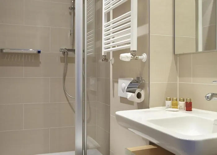 No. 377 House 3* Amsterdam