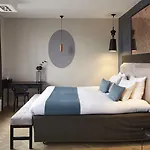 Hotel No. 377 House 3*