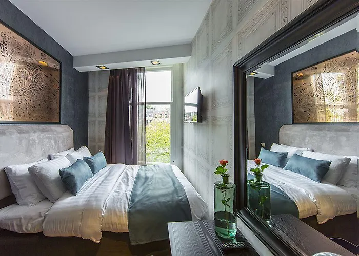 No. 377 House 3* Amsterdam